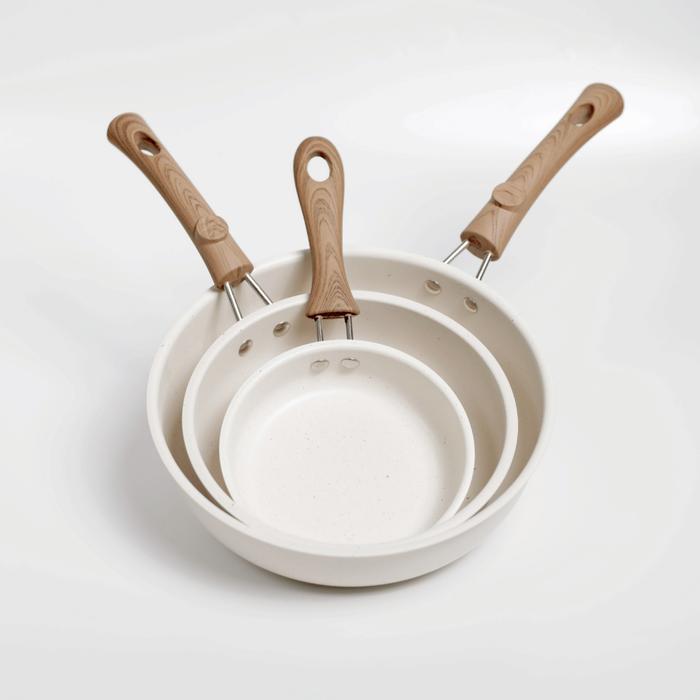 Gambar Funnycook Sauce Pan Anti Lengket 3 Ukuran – Gagang Kayu Estetik | 12cm 16cm 20cm | Bahan Iron + Jerami Gandum - Bundling 3pcs dari Funnycook.Indonesia undefined Tokopedia