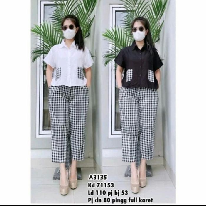 Gambar one set cantik elegan mewah ZASKIA setcel setelan 2in1 katun kotak kombinasi crinkle air flow premium pakaian wanita untuk  Remaja Dewasa Ukuran LD 110cm  muat untuk BB 40-70kg baju murah fashion muslim terbaru terlaris modis dan keren 2025 Atasan Celana - zaskia kotak black dari denirafashion undefined 3 Tokopedia