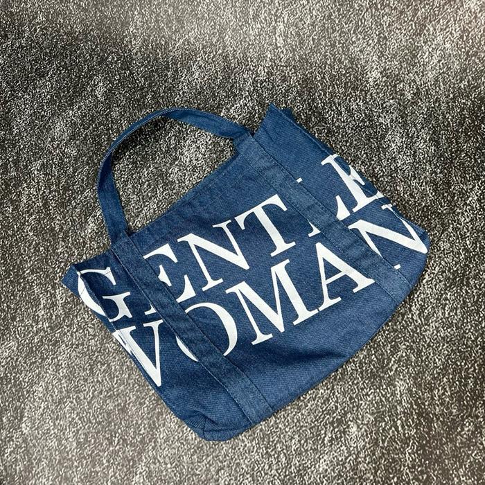 Gambar [DIJAMIN TERMURAH ❗️❗️] GENTLE WOMAN GW TOTEBAG TOTE BAG ORI BKK THAILAND MINI MEDIUM LARGE / MICRO TOTE BAG / KANVAS / CANVAS / TAS TOTEBAG / SLINGBAG / TAS SELEMPANG / TOP HANDLE BAG / TAS WANITA - Totebag Italic Denim dari drecdosig undefined Tokopedia