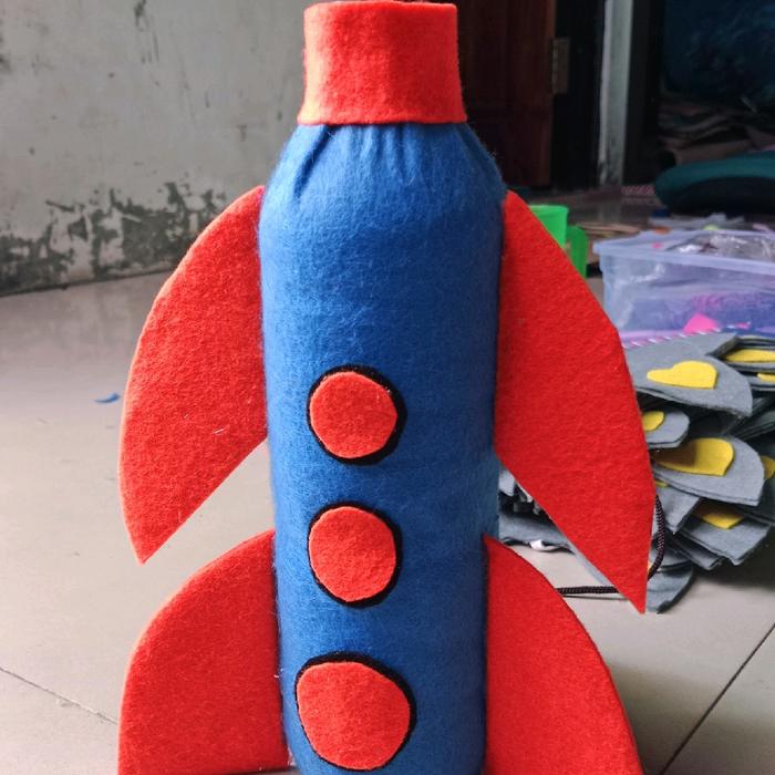 Gambar kerajinan tangan dari botol plastik / celengan dari botol plastik - celengan botol roket dari kerajinan tangan mojokerto undefined Tokopedia