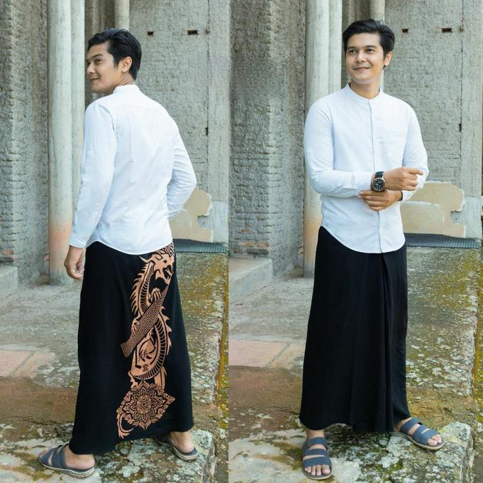 Gambar SARUNG PRIA DEWASA MOTIF NAGA CINA Katun Batik Printing - Hitam, REMAJA dari SARUNG BATIK MUNARAH undefined Tokopedia