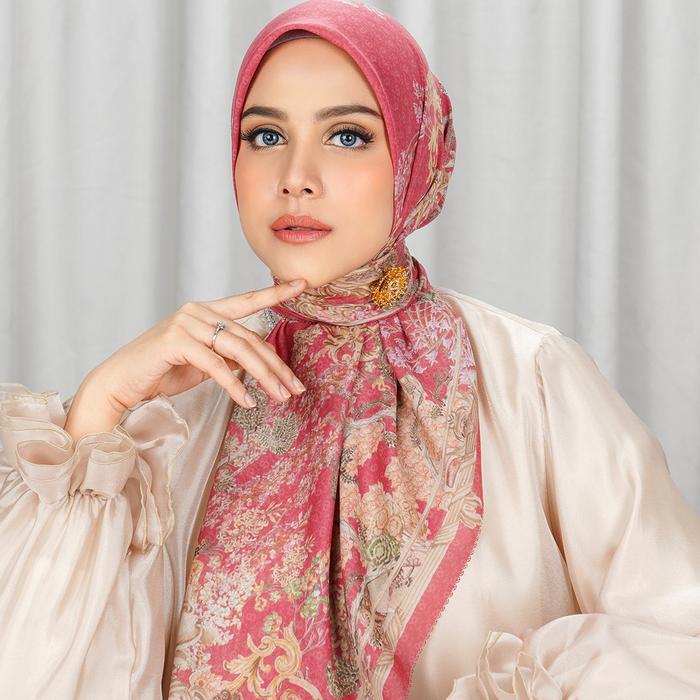 Gambar Buttonscarves The Palace Voile Square - Blossom dari Buttonscarves undefined Tokopedia