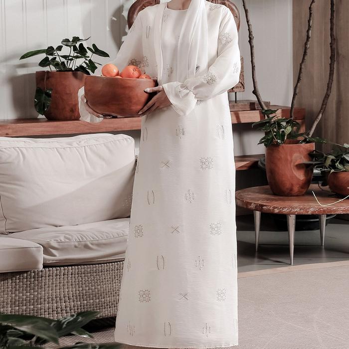 Gambar Mishya Amaira - Emmyra Tencel Dress Baju Gamis Muslim Anak Perempuan Couple Bahan Lembut Adem Desain Simple Elegan Warna Netral Versi Couple Mommy Dan Anak Lebaran Nyaman - Classy Ivory, 6 (13-14Y:XS) dari Mishya Amaira_NEW undefined Tokopedia