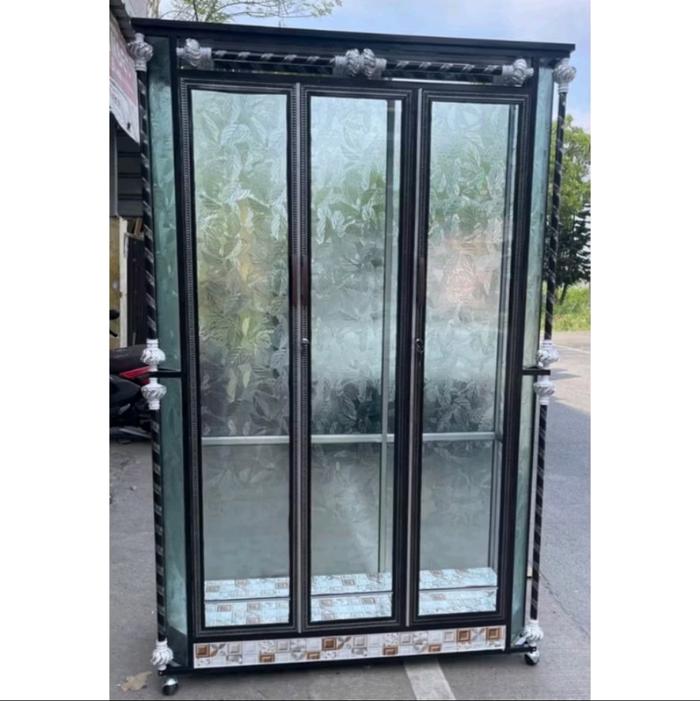 Gambar lemari hias alumunium pintu 3 - full gamis dari Hilya furniture serang_NEW undefined Tokopedia