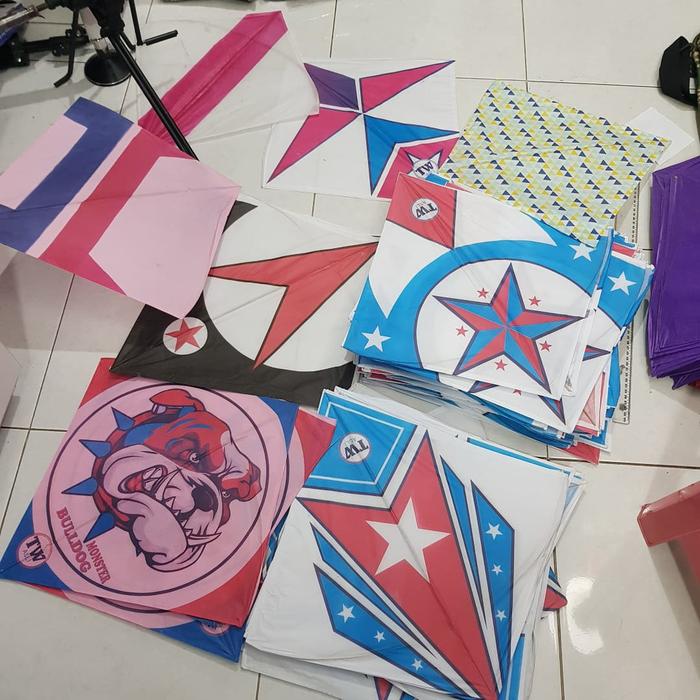 Gambar (50pcs) Layangan sablon uk 58 /agen layangan murah/ layangan aduan grosir ecer / layangan anak bocah dari ELQY FARDANTORO ZAINSTY BVXVXZ undefined Tokopedia