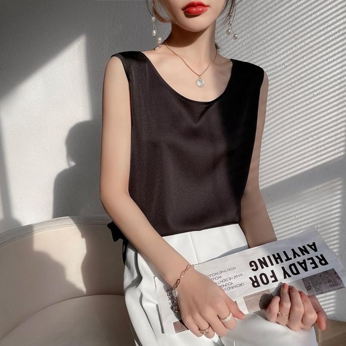 Gambar tank top satin leher  o / dalaman satin / inner satin / camisole satin / atasan wanita small -  jumbo big size ld 120 cm - Hitam, S-M dari CORRA STORE undefined Tokopedia