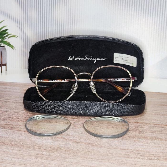 Gambar Frame kacamata Salvatore Feragamo ORIGINAL SECOND Eyewear - frame+lap+box original dari Futra eyewear undefined Tokopedia
