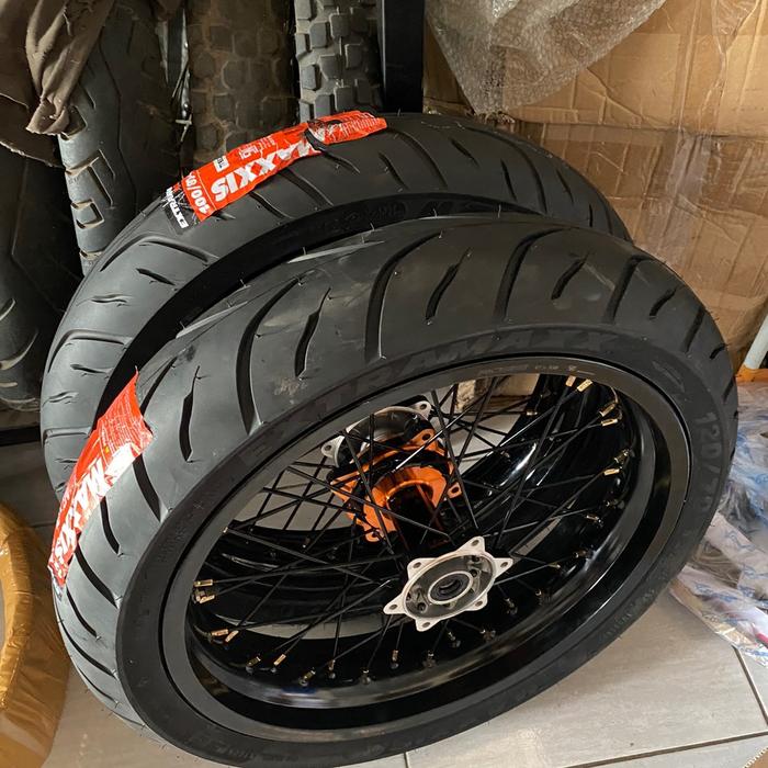 Gambar Set Velg Rossi 300/350 Ring 17 dan Ban Maxxis Extramax untuk Kawasaki Klx Lebar 300/350 - Motorcycle dari Riyan Rofiki Jogja undefined Tokopedia