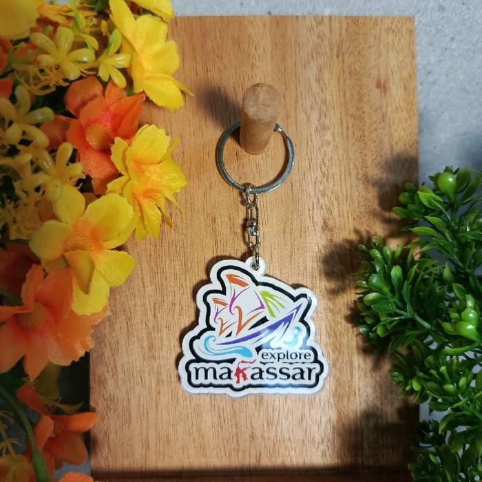 Gambar OLEH-OLEH KHAS MAKASSAR INDONESIA PROMO GANTUNGAN KUNCI MAKASSAR  | GANTUNGAN KUNCI AKRILIK DUA SISI 2 SISI DENGAN RING PUTAR STAINLESS TEBAL DAN KUAT UNTUK TAS PINTU MOTOR MOBIL DLL - nomor 1 dari ada354merchandise_NEW undefined 4 Tokopedia