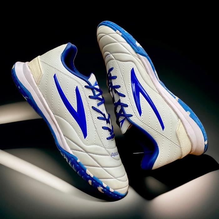 Gambar Zevma Sepatu Futsal Panthera Pro - 2 White Camo Blue IC dari Zevma_NEW undefined Tokopedia