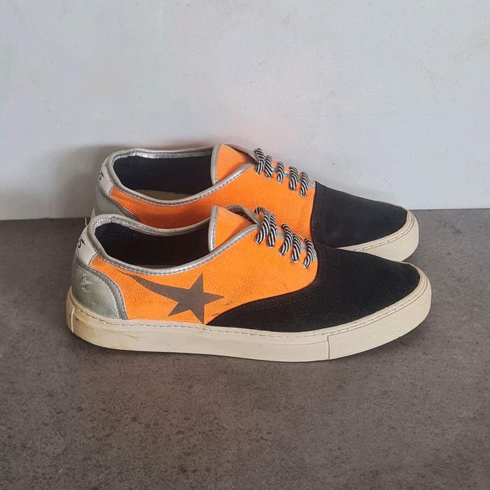 Gambar GGDB GOLDEN GOOSE DELUXE BRAND ITALY SNEAKERS SHOES SIZE 41/42 Casual Pria Wanita Sport Kasual Snekers dari Jejak Pijak undefined Tokopedia
