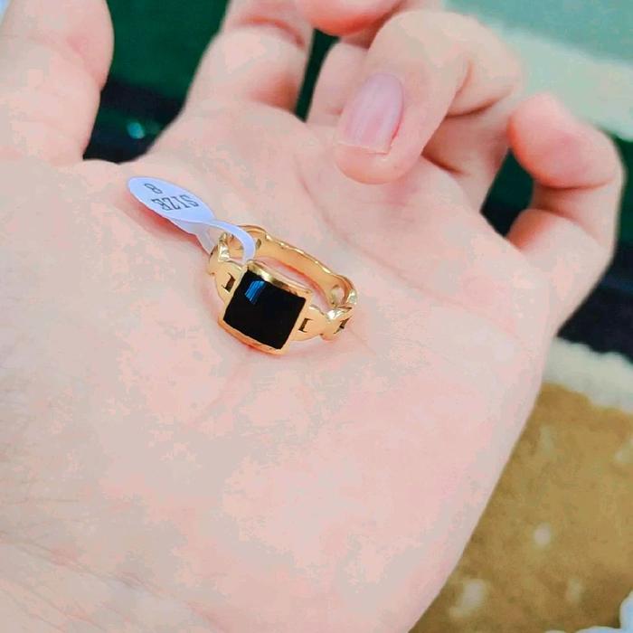 Gambar cincin titanium kotak hitam - gold, 8 dari Maulida Collection undefined 2 Tokopedia