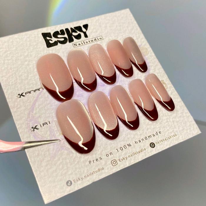 Gambar Press On Nails - Cateyes French art by Esky - Custom, coffin, long dari Esky Press On Nails undefined Tokopedia