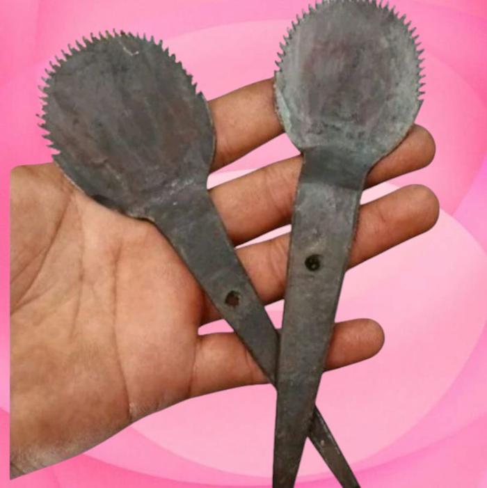 Gambar Kukur Kelapa / Kukuran Kelapa Manual / Alat Parut Kelapa dari DESI PURBA STORE undefined Tokopedia
