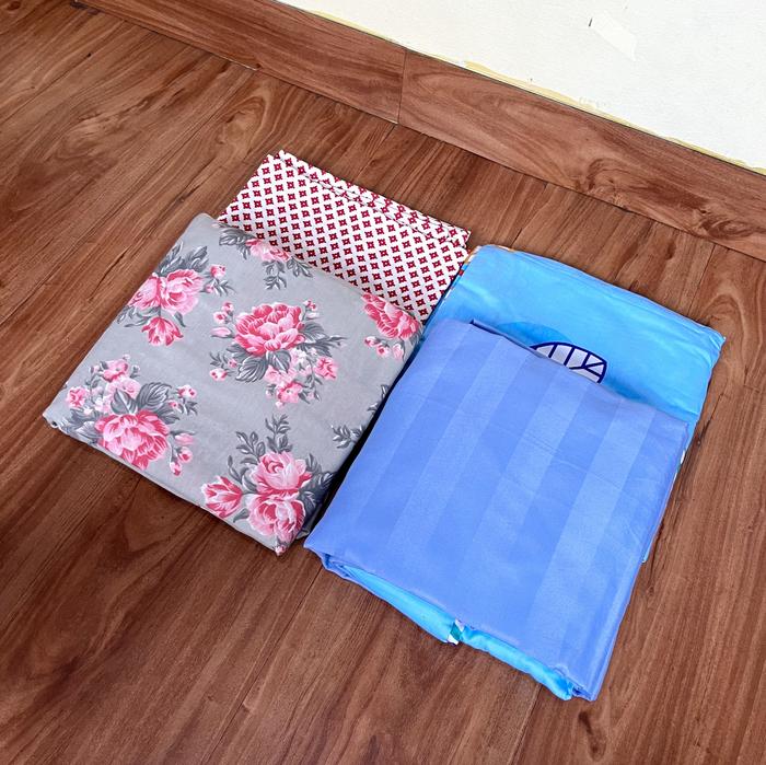 Gambar Sprai Bantal Guling Motif Bahan Micro Tencel dan Katun Jepang 160x200x25 dari Suka Seprai undefined Tokopedia