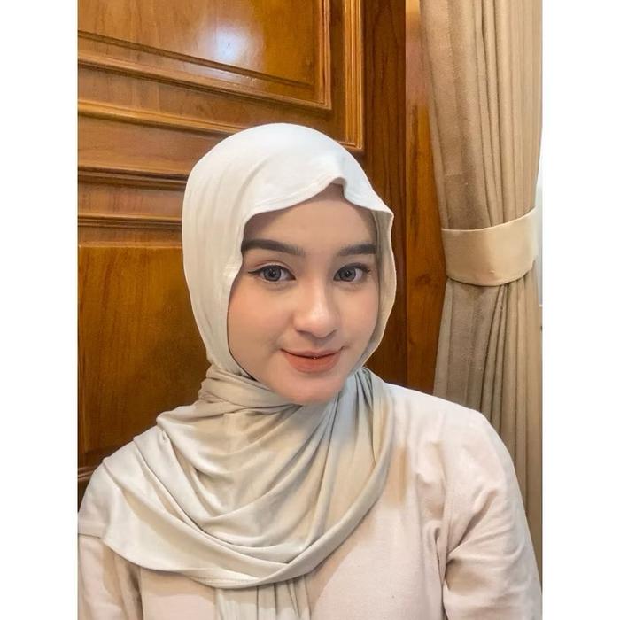 Gambar PASHMINA DUBAI RAYON TENCEL // PASHMINA TENCEL // PASHMINA KAOS DUBAI TENCEL // PASHMINA TENCEL Jilbab - Ivory dari Tk.hikmahscarf undefined Tokopedia