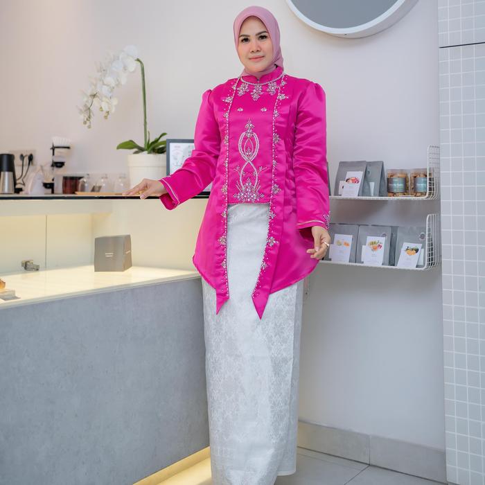 Gambar TERBARU!!! Set Kutu Baru Polos Payet Swarowski || Set Kutu Baru ALUNA Bahan Satin Bridal Premium || Seragam Baju Pesta Kekinian ~ DVN KEBAYA - Fusia, XXL dari DVN KEBAYA TANAH ABANG undefined Tokopedia