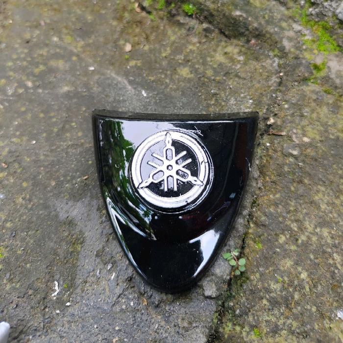 Gambar EMBLEM TAMENG PANEL DASI DEPAN FIZR FIZ R VEGA R LAMA PLASTIK Motorcycle - HITAM dari BIG BOS NSK undefined 5 Tokopedia
