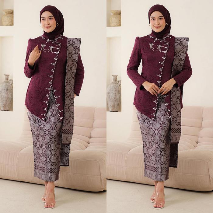 Gambar Kebaya janggan kartini modern terbaru 2025 kebaya ayu kebaya Jawa tunanagan lamaran wisuda kekinian trend burgundy elegan kebaya brukat mewah - Burgundy, Set Kebaya M dari Yaya Kebaya undefined Tokopedia