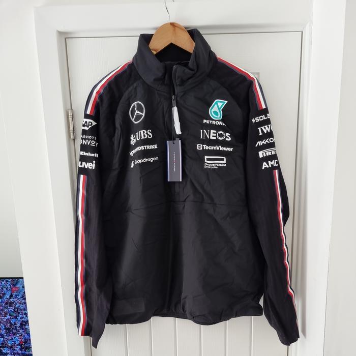 Gambar Mercedes-AMG F1 2024 RARE Team Issue Jumper Jacket. Jaket Pria Formula 1. Official Formula 1 Merchandise - L dari andi12 store undefined 5 Tokopedia