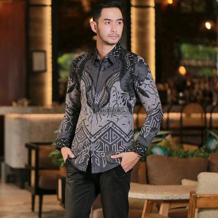 Gambar KEMEJA BATIK PRIA MURAH LENGAN PANJANG - BAJU BATIK KANTOR - SERAGAM BATIK PRIA KONDANGAN - ATASAN BAJU BATIK PRIA JUMBO M L XL XXL Katun Lembut  -Atasan Baju Pria Dewasa Motif Batik - LAVA ABU PANJANG, M dari BATIK PRIA DEWASA undefined Tokopedia