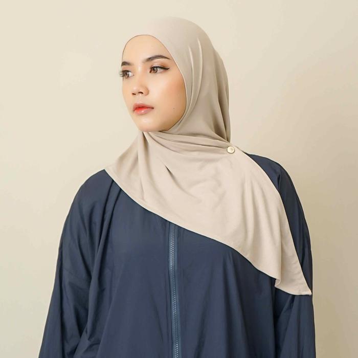 Gambar Restu Anggraini - Breev Instant Hijab - Beige -segitiga dari Restu Anggraini Shop undefined Tokopedia