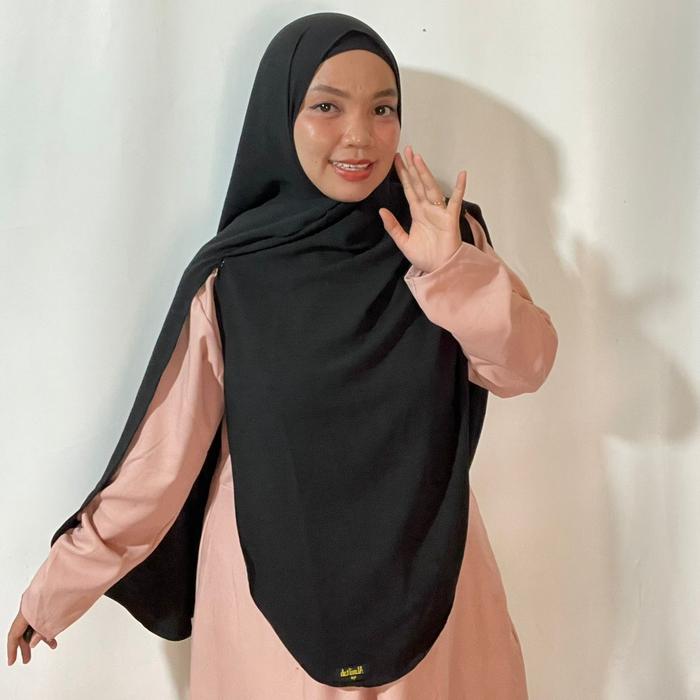 Gambar almiftah-hijab pashmina oval curve malay crinkle jumbo 200x110cm - hitam dari almiftahhijab undefined Tokopedia