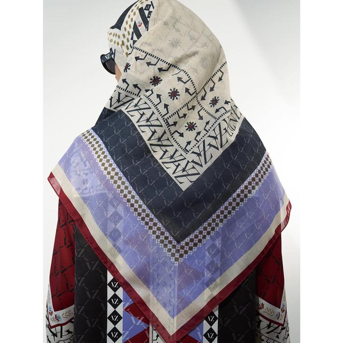 Gambar Vivizubedi Escapade Scarf Vivi zubedi - Quilt Blue dari Maison Djamila undefined 5 Tokopedia