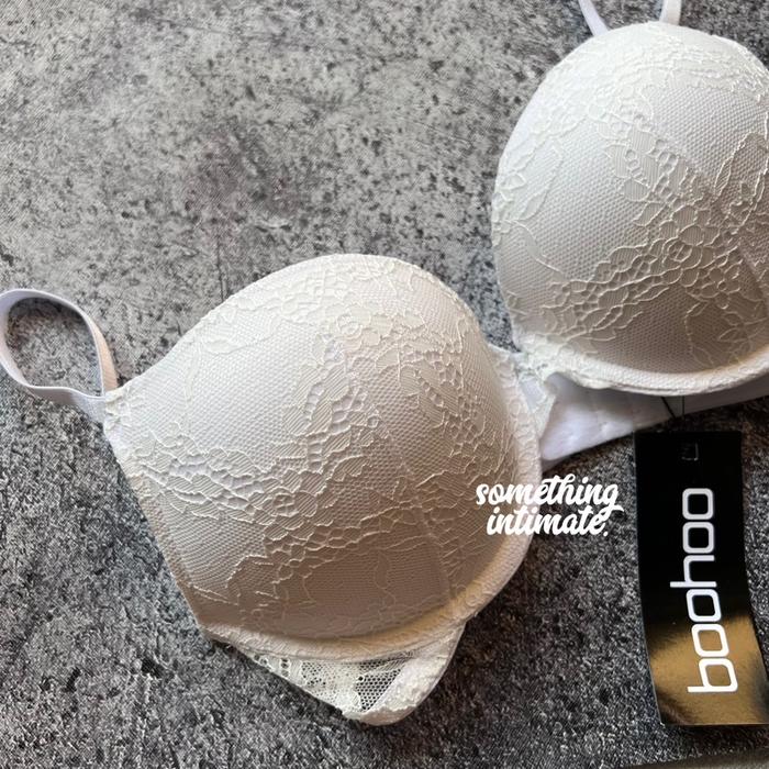 Gambar Boohoo Shalvyne Lace Bombshell Super Pushup Bra Busa Tebal - Satin Black (level2), 32A dari something.intimate undefined 5 Tokopedia