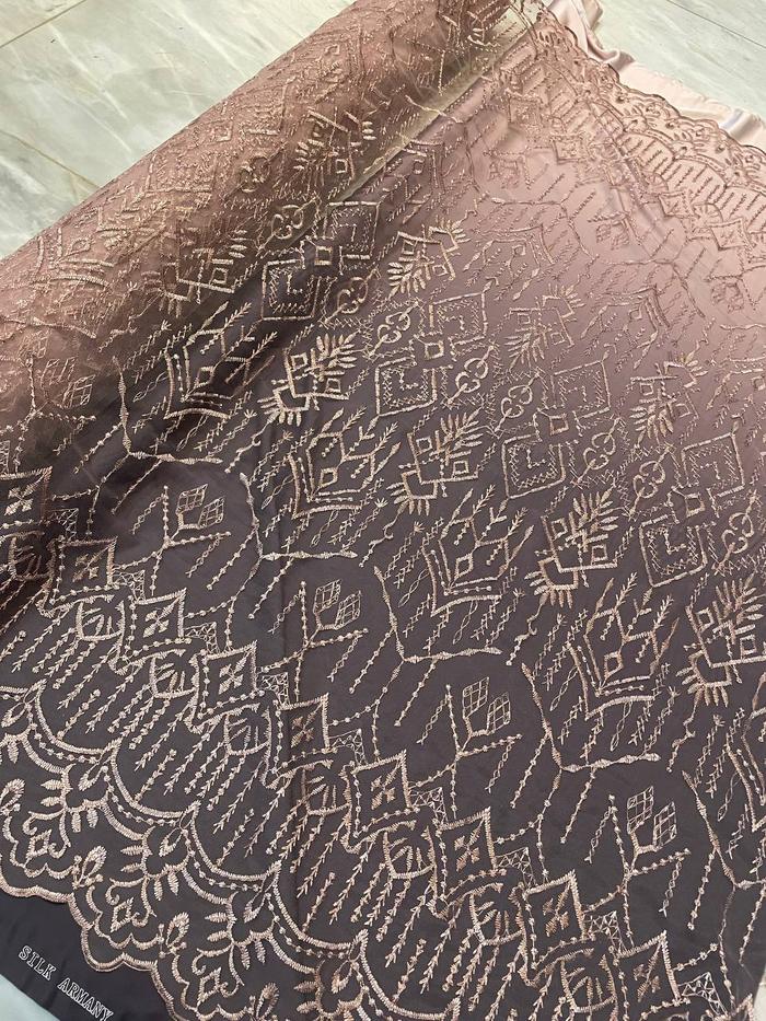 Gambar 1/2 meter Kain Bahan Kebaya Brokat Brukat Tile Etnik Madeline Warna Rosegold Semi Milo dari zainasistertex undefined Tokopedia