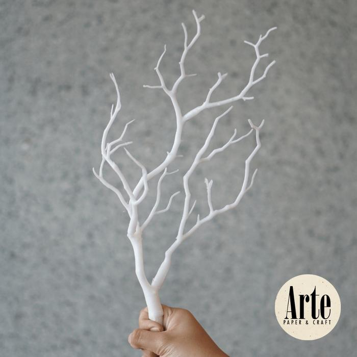 Gambar 1pc Ranting Artificial branch plastik untuk dekorasi rumah rangkaian mahar buket seserahan atau property foto fleksibel dapat di hias oleh bunga batang pohon kering buatan hiasan backdrop photo F.RT - 04 White dari ELYSA THAMRIN undefined Tokopedia