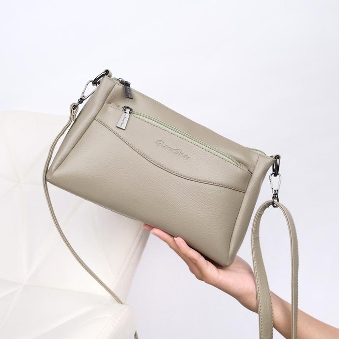 Gambar GlowShe CLIO BAG | Tas Selempang Wanita Premium Women Sling Bag Shoulder Bag - Khaki dari GlowShe Bags undefined Tokopedia