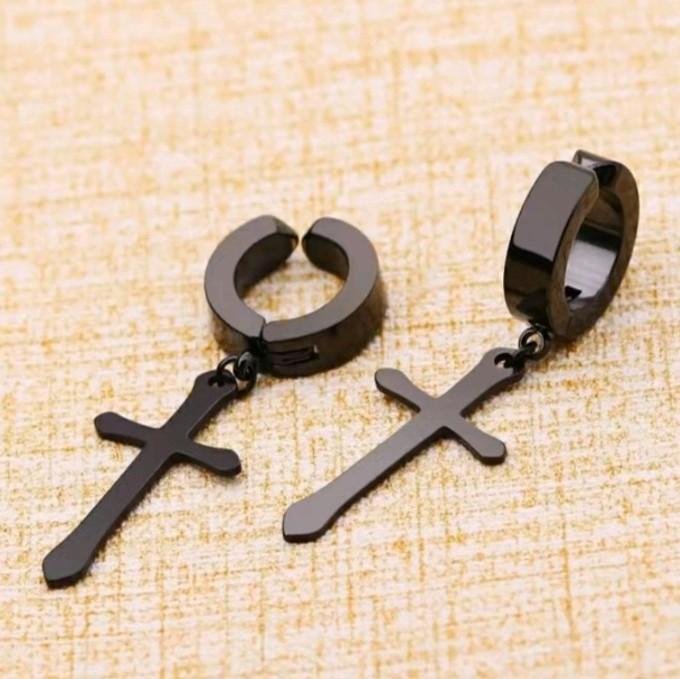 Gambar Anting Bintang Aeronshiki Anti Karat dan Luntur untuk Pria dan Wanita - Earrings - Anting Salib Hitam dari authentic project_NEW undefined Tokopedia