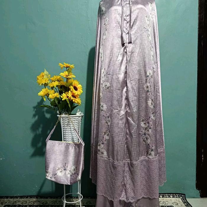 Gambar Mukena  Dewasa Silky Motif renda karet dari fahmi mukena undefined Tokopedia