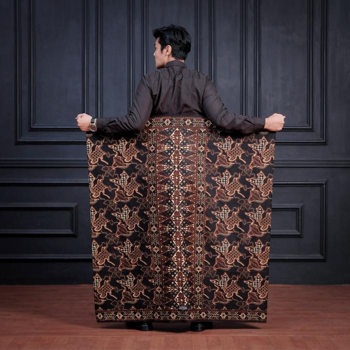 Gambar Sarung Batik Pria Dewasa Premium Muslim Motif Laseman Pekalongan Santri gus iqdam 100% Kain  Katun Super Hitam Putih sarung katun Nyaman - JAGAD dari Sarung alfadz undefined Tokopedia