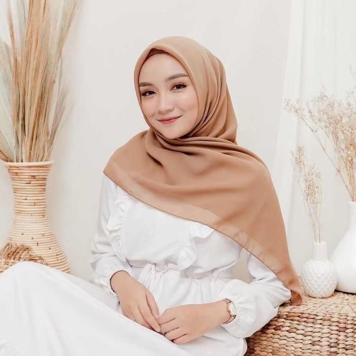 Gambar TERMURAH Jilbab Bella Square Premium| Hijab Kerudung Segi Empat Polycotton Nyaman Tebal - Milo dari Maww Fashion undefined Tokopedia