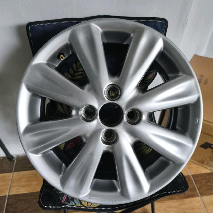 Gambar VELG SEREP TOYOTA YARIS R15 4x100 ORIGINAL dari NINJABS'21 WHEELS undefined Tokopedia