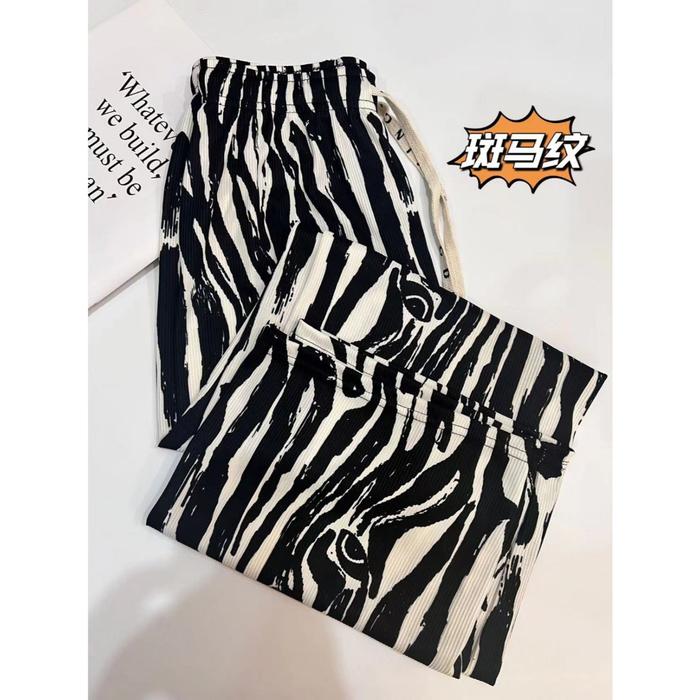 Gambar Celana Panjang Wanita Kulot Motif Lukisan Celana  Longgar Bahan Halus Adem - CPG1616 - ZEBRA, FREESIZE dari VAS-HION undefined Tokopedia