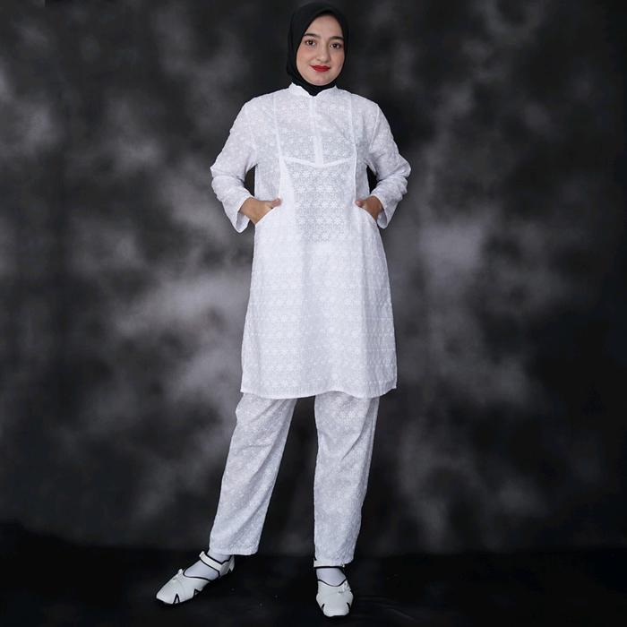 Gambar Baju Umroh Wanita Baju Ihram Wanita Setelan Tunik Putih    Atasan Celana Katun Bordir Muslim Panjang - M, Putih dari EXCLUSIVE HAJI UMROH undefined Tokopedia