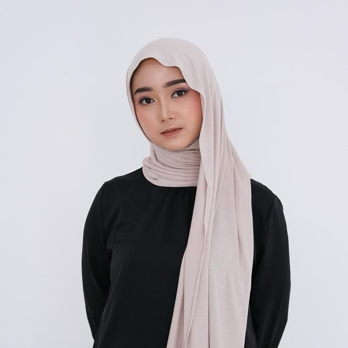 Gambar Lunetta Hijab Tencel Premium - Ash Grey - Lunetta Hijab Tancel Premium - Almond Blossom dari Lunetta Essentials undefined 4 Tokopedia
