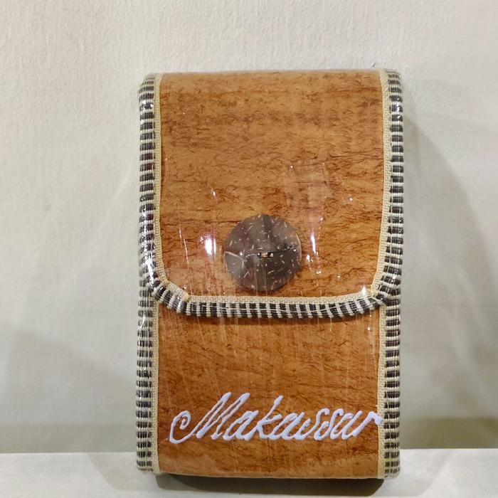 Gambar Tas Selempang HP Wanita Model Anyaman Rota Khas Makassar - coklat kulit kayu dari Oleh-oleh rasa undefined Tokopedia