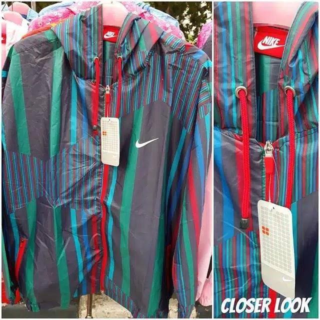 Gambar Jaket running NIKE waterproof biru garis - M dari Elvarette Margaret11 undefined Tokopedia