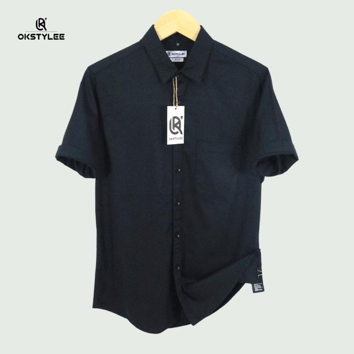 Gambar Kemeja Pria Lengan Pendek Kemeja Hitam Polos Pria Kemeja Casual OKSTYLEE - Hitam Pekat, M dari Bellvanya_NEW undefined Tokopedia