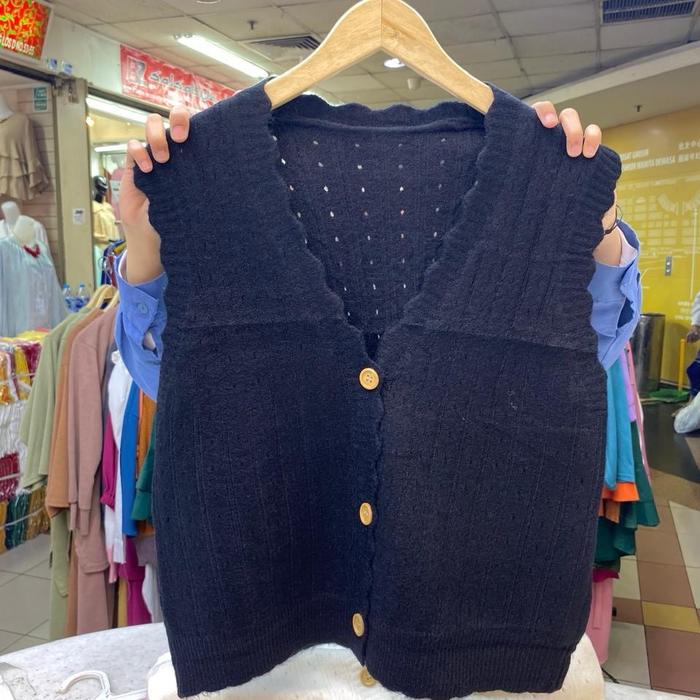Gambar Vest Rajut tebal halus adem Lembut 577557 Lucu cantik Casual - Hitam, Ld 105 Pj 55 dari raulfashionsatu undefined Tokopedia
