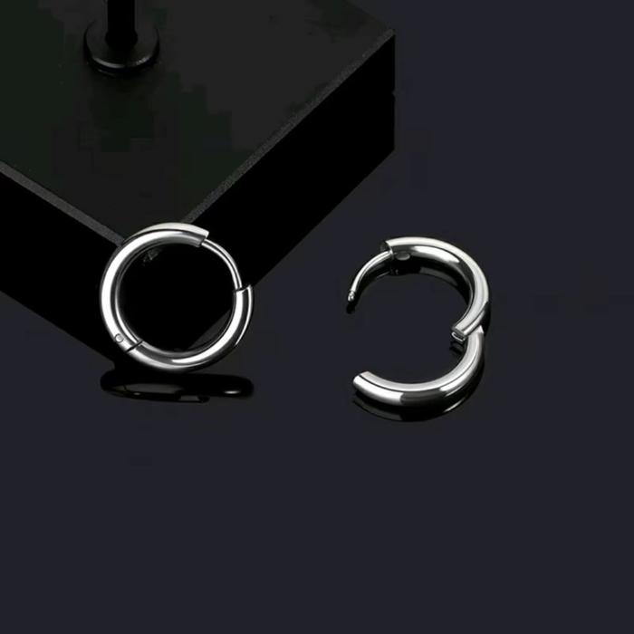 Gambar ANTING HOOP UKURAN (10MM) STAINLESS STEEL ANTING VIRAL DAN KEKINIAN ANTI KARAT Earrings Aksesoris Pria Wanita Silver Gold - Silver, 1pcs (sebelah) dari SUCI OLSHOP ACC undefined Tokopedia
