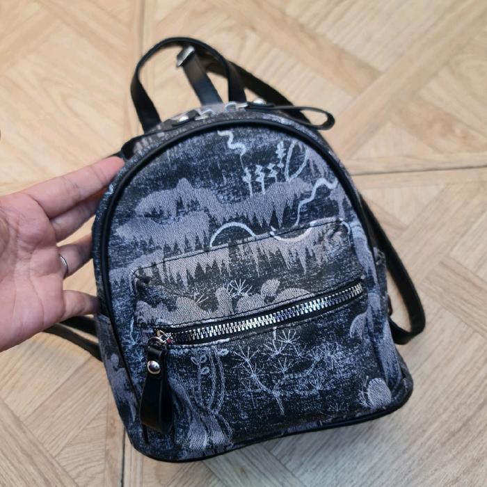 Gambar Tas Fashion Ransel Wanita Gendong Merek MAV - Motif hitam dari MAV Shop Online undefined Tokopedia