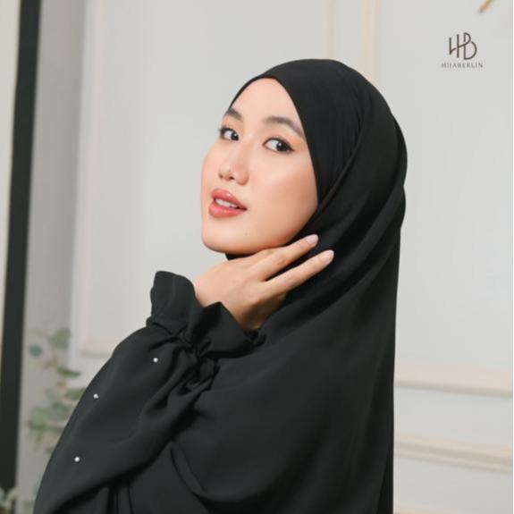 Gambar HIJABERLIN - Khaula Dress Black Gamis Syari dengan Bahan Premium Umroh Haji Wanita - Khimar Only dari Hijaberlin undefined Tokopedia