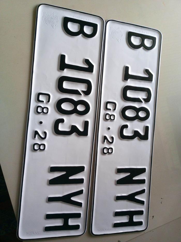 Gambar Plat Nomor Mobil Standar Berlogo Korlantas Polri Font Baru Dan Lama Harga 1 Biji Atau 1 Pcs dari Leilejena undefined Tokopedia