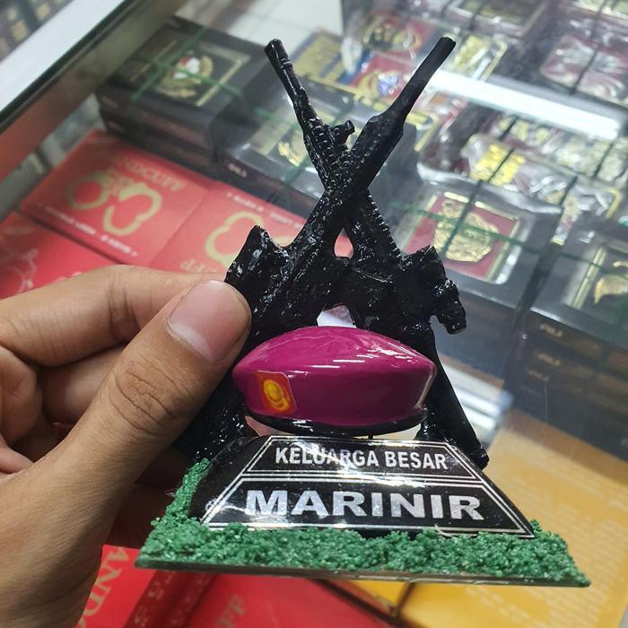 Gambar PREMIUM Miniatur Baret Marinir Tembak  | Patung miniatur mobil Army Senjata | Pajangan figure kecil Army Baret Tembak dari Hussein Mamba Double undefined Tokopedia