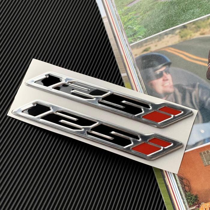 Gambar Emblem Click 125i 150i Stiker Logo Timbul Vario 125 New Old 160 150 Sticker 110 Karbu Hitam Thailand Tulisan Motor Aksesoris Motorcycle Sepeda - 2pcs 125i dari gaode undefined Tokopedia